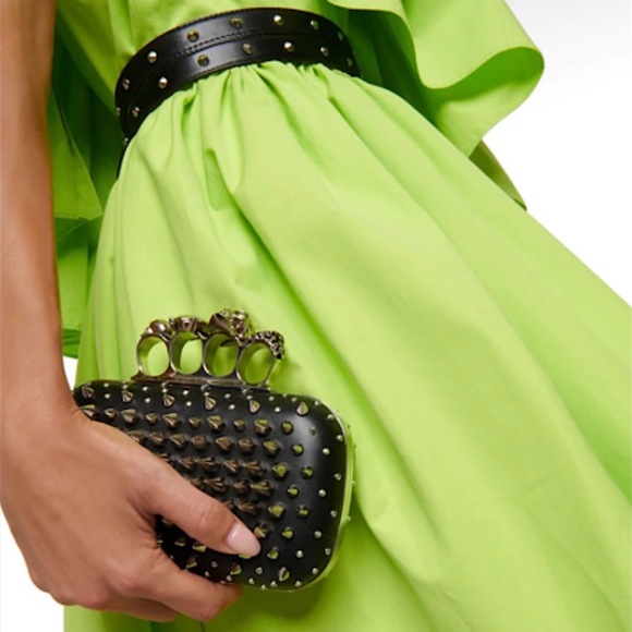 NEW🔥Alexander McQueen Skull Knuckle Bag with Spikes🔥 - Picture 5 of 16